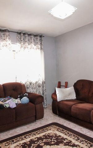 Casa à venda com 250m², 4 quartos e 1 vaga Casa à venda com 250m², 4 quartos e 1 vagaSala