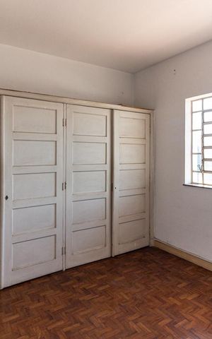 Casa à venda com 600m², 5 quartos e 6 vagas Casa à venda com 600m², 5 quartos e 6 vagasQuarto 6