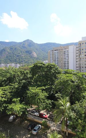 Apartamento à venda com 55m², 2 quartos e 1 vagaÁrea de serviço - Vista