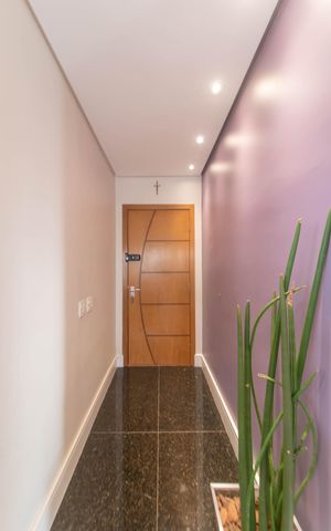 Apartamento à venda com 107m², 2 quartos e 2 vagasSacada da Sala