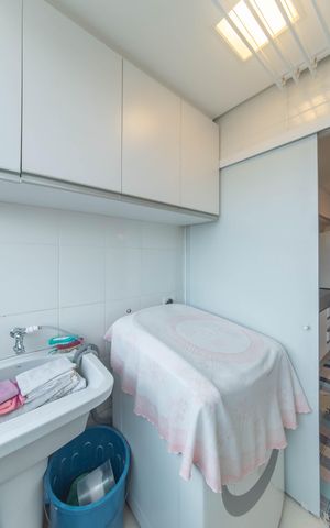 Apartamento à venda com 107m², 2 quartos e 2 vagasLavanderia