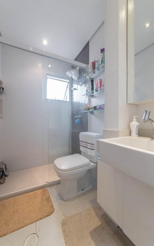 Apartamento à venda com 107m², 2 quartos e 2 vagasBanheiro da Suíte