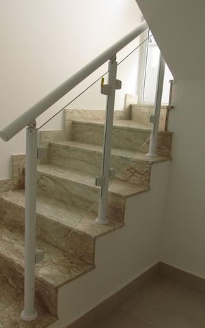 Casa à venda com 145m², 3 quartos e 4 vagasHall da Escada