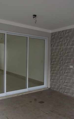 Casa à venda com 145m², 3 quartos e 4 vagasSala