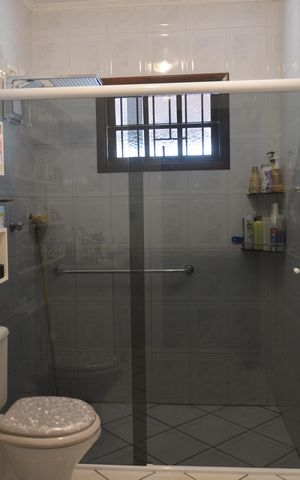 Casa à venda com 267m², 4 quartos e 4 vagasBanheiro da Suíte