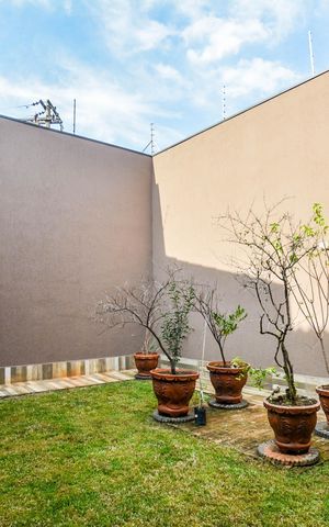 Casa à venda com 430m², 5 quartos e 10 vagas Casa à venda com 430m², 5 quartos e 10 vagasJardim