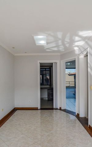 Casa à venda com 430m², 5 quartos e 10 vagas Casa à venda com 430m², 5 quartos e 10 vagasSala