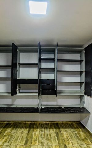 Casa à venda com 430m², 5 quartos e 10 vagas Casa à venda com 430m², 5 quartos e 10 vagasQuarto de Serviço
