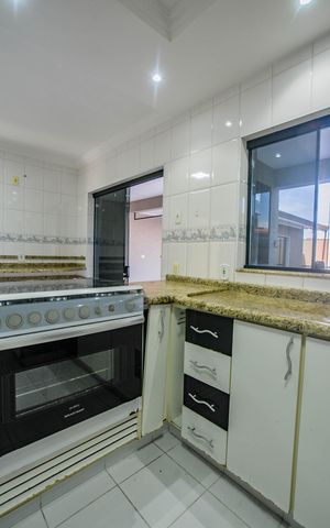 Casa à venda com 430m², 5 quartos e 10 vagas Casa à venda com 430m², 5 quartos e 10 vagasCozinha