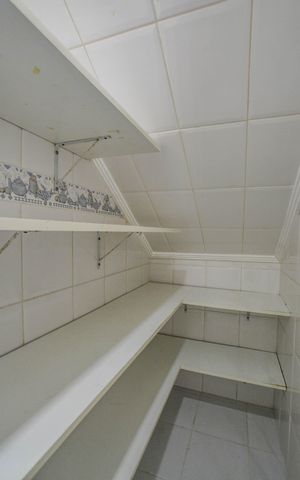 Casa à venda com 430m², 5 quartos e 10 vagas Casa à venda com 430m², 5 quartos e 10 vagasDespensa