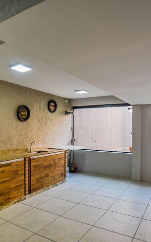 Casa à venda com 430m², 5 quartos e 10 vagas Casa à venda com 430m², 5 quartos e 10 vagasÁrea gourmet