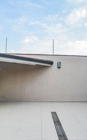 Casa à venda com 430m², 5 quartos e 10 vagas Casa à venda com 430m², 5 quartos e 10 vagasQuintal