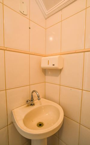 Casa à venda com 430m², 5 quartos e 10 vagas Casa à venda com 430m², 5 quartos e 10 vagasBanheiro de serviço