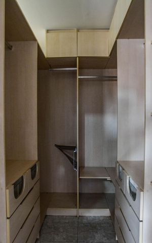 Casa à venda com 430m², 5 quartos e 10 vagas Casa à venda com 430m², 5 quartos e 10 vagasQuarto Suíte