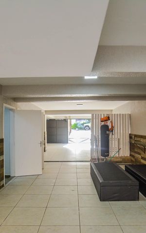 Casa à venda com 430m², 5 quartos e 10 vagas Casa à venda com 430m², 5 quartos e 10 vagasÁrea gourmet
