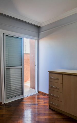 Casa à venda com 430m², 5 quartos e 10 vagas Casa à venda com 430m², 5 quartos e 10 vagasQuarto Suíte