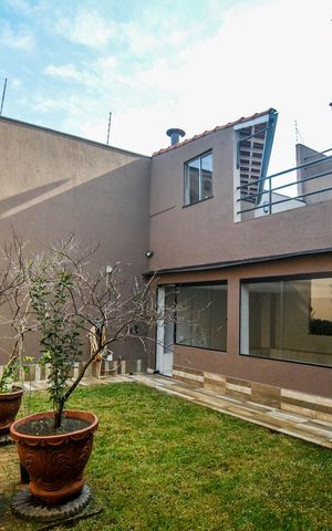 Casa à venda com 430m², 5 quartos e 10 vagas Casa à venda com 430m², 5 quartos e 10 vagasJardim