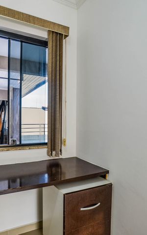 Casa à venda com 430m², 5 quartos e 10 vagas Casa à venda com 430m², 5 quartos e 10 vagasEscritório