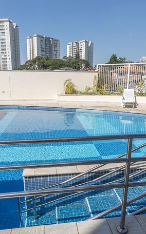 Apartamento à venda com 81m², 3 quartos e 2 vagas Apartamento à venda com 81m², 3 quartos e 2 vagasÁrea comum - Piscina