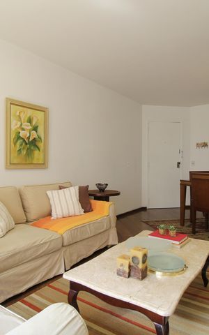 Apartamento à venda com 220m², 3 quartos e 2 vagasSala
