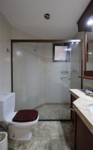 Apartamento à venda com 220m², 3 quartos e 2 vagasBanheiro Social