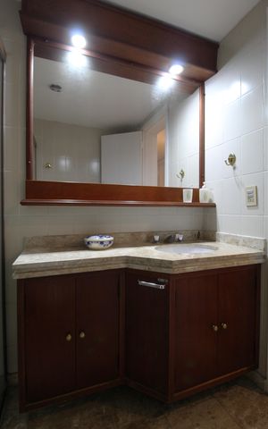 Apartamento à venda com 220m², 3 quartos e 2 vagasBanheiro Social