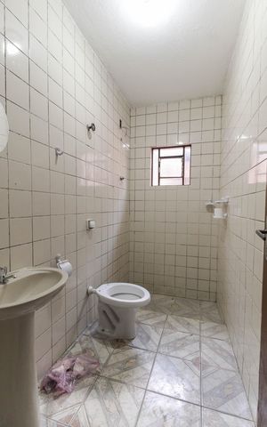 Casa para alugar com 42m², 1 quarto e 1 vaga Casa para alugar com 42m², 1 quarto e 1 vagaBanheiro