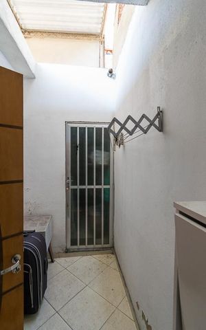 Casa à venda com 150m², 4 quartos e 3 vagas Casa à venda com 150m², 4 quartos e 3 vagasÁrea de serviço Casa 2