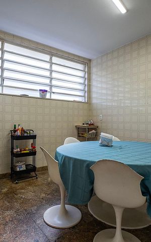 Casa à venda com 400m², 4 quartos e 5 vagas Casa à venda com 400m², 4 quartos e 5 vagasCopa