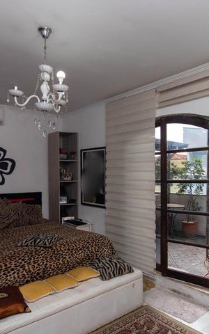 Casa à venda com 200m², 3 quartos e 2 vagas Casa à venda com 200m², 3 quartos e 2 vagasSuíte 1