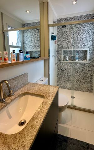 Apartamento à venda com 200m², 3 quartos e 3 vagas Apartamento à venda com 200m², 3 quartos e 3 vagasBanheiro da Suíte 2