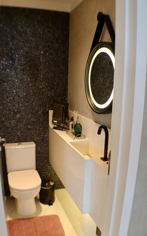 Apartamento à venda com 200m², 3 quartos e 3 vagas Apartamento à venda com 200m², 3 quartos e 3 vagasLavabo