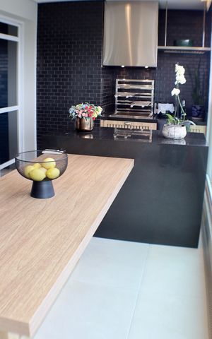 Apartamento à venda com 200m², 3 quartos e 3 vagas Apartamento à venda com 200m², 3 quartos e 3 vagasÁrea Gourmet