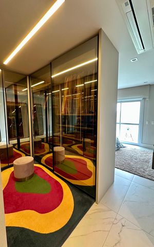 Apartamento à venda com 200m², 3 quartos e 3 vagas Apartamento à venda com 200m², 3 quartos e 3 vagasCloset da suíte 1