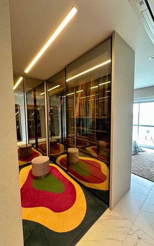 Apartamento à venda com 200m², 3 quartos e 3 vagas Apartamento à venda com 200m², 3 quartos e 3 vagasCloset da suíte 1