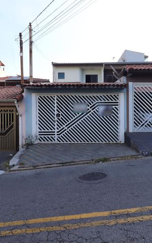 Casa à venda com 200m², 3 quartos e 4 vagasFachada
