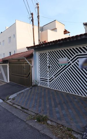 Casa à venda com 200m², 3 quartos e 4 vagasFachada