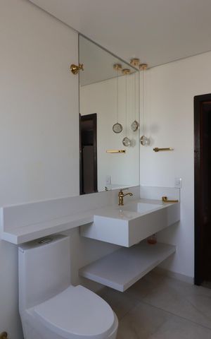 Casa à venda com 200m², 3 quartos e 4 vagasBanheiro da Suíte