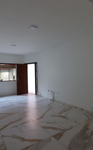 Casa à venda com 200m², 3 quartos e 4 vagasSala