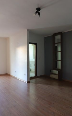 Casa à venda com 200m², 3 quartos e 4 vagasSuíte