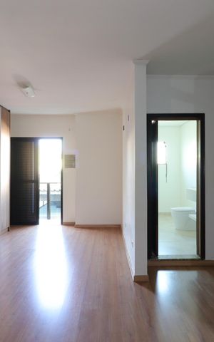 Casa à venda com 200m², 3 quartos e 4 vagasSuíte