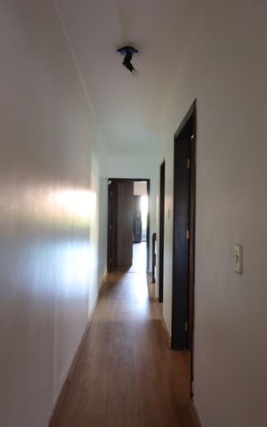 Casa à venda com 200m², 3 quartos e 4 vagasCorredor piso superior