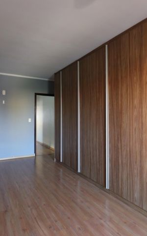 Casa à venda com 200m², 3 quartos e 4 vagasSuíte