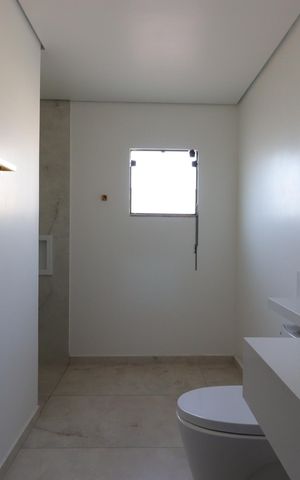 Casa à venda com 200m², 3 quartos e 4 vagasBanheiro da Suíte