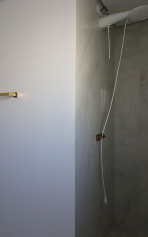 Casa à venda com 200m², 3 quartos e 4 vagasBanheiro da Suíte