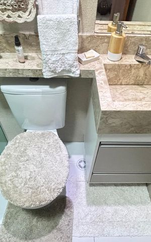 Apartamento à venda com 80m², 3 quartos e 2 vagas Apartamento à venda com 80m², 3 quartos e 2 vagasBanheiro Social