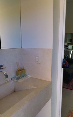 Casa de condomínio para alugar com 400m², 5 quartos e 4 vagasLavabo