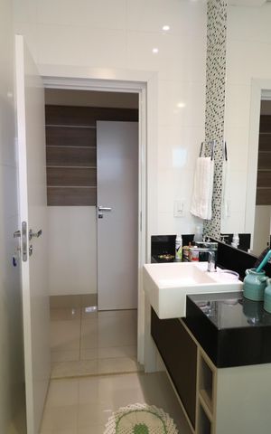Casa de condomínio para alugar com 400m², 5 quartos e 4 vagasBanheiro Suíte 2