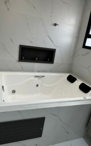 Casa à venda com 180m², 3 quartos e 3 vagasBanheiro da Suíte