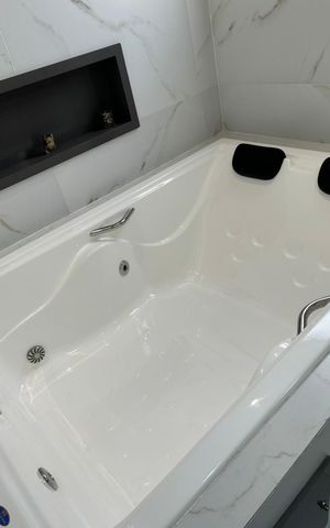 Casa à venda com 180m², 3 quartos e 3 vagasBanheiro da Suíte